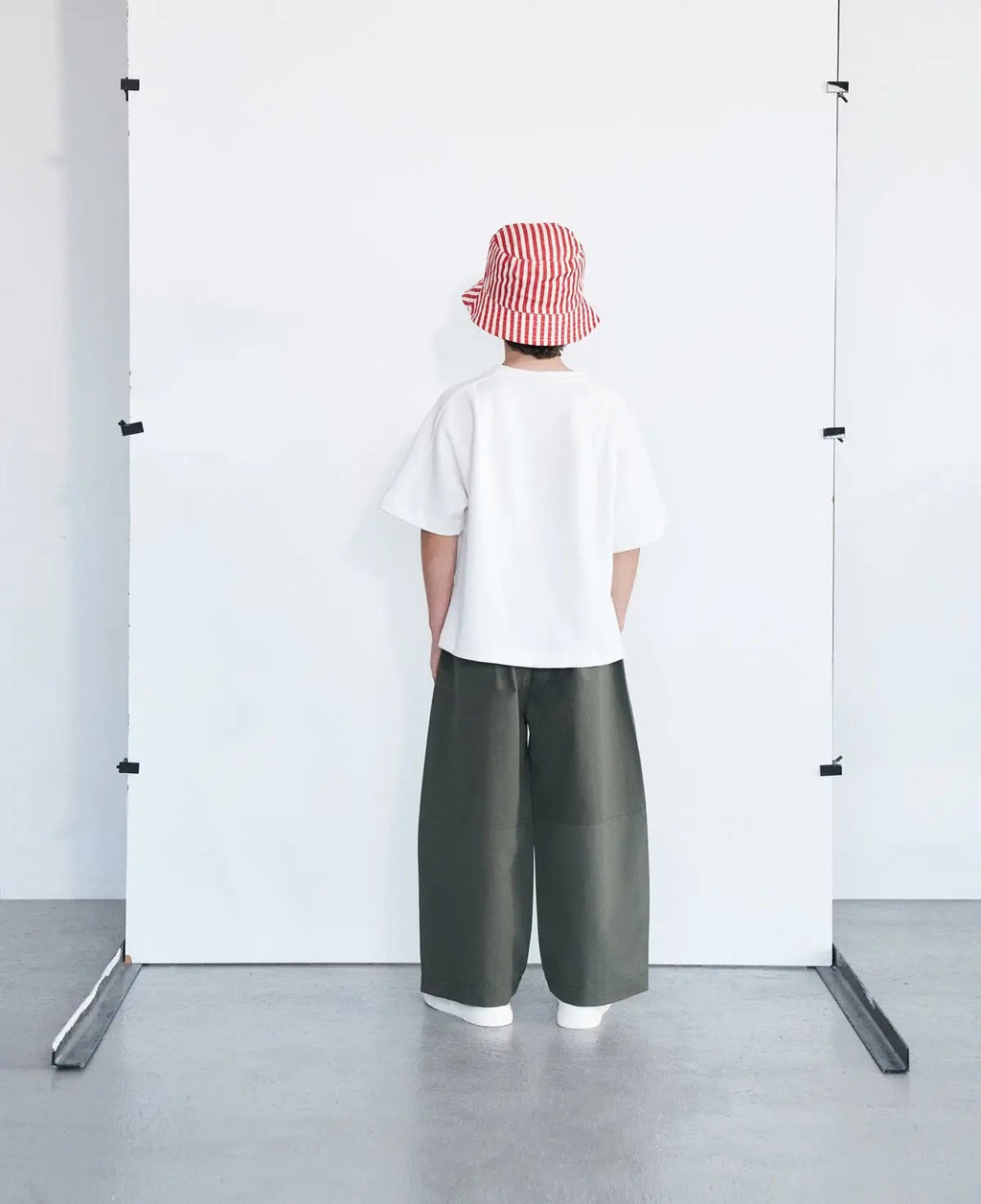 Loose-fitting pants | Khaki