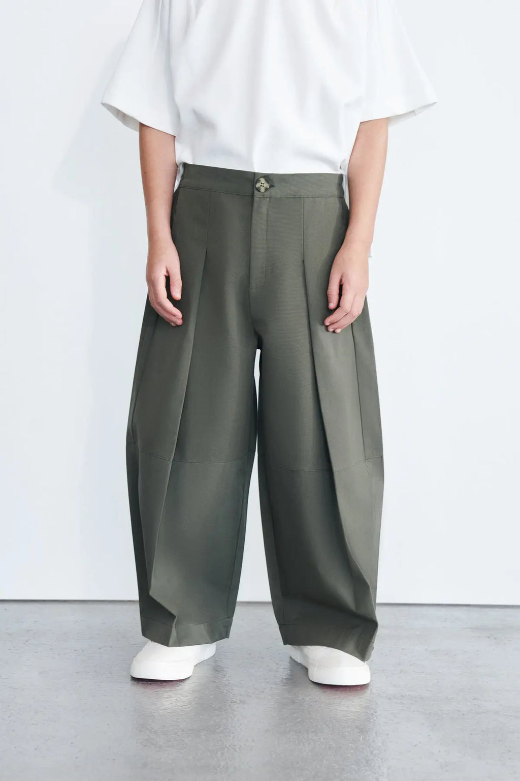 Loose-fitting pants | Khaki